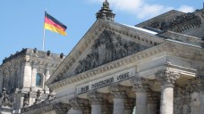 Der Deutsche Bundestag befasst sich einmal wieder mit Änderungen am Arzneimittelgesetz. (Foto: Sket)