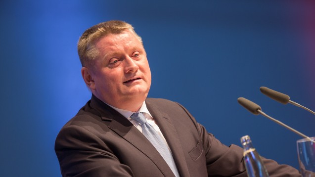 Grußrede auf dem DAT: Bundesgesundheitsminister Hermann Gröhe wird kurz vor der Bundestagswahl am DAT teilnehmen. (Foto: dpa)