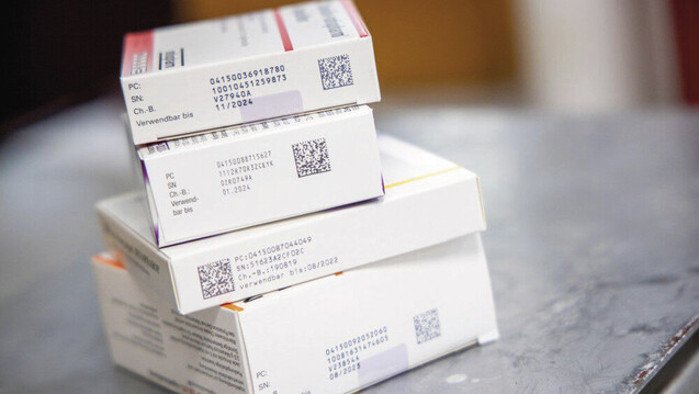 Nach wie vor kommt es beim Ausbuchen von Arzneimittelpackungen zu Fehlalarmen. Wenn es am Scanner liegt, ist das Problem zu beheben. (b/Foto: Schelbert)