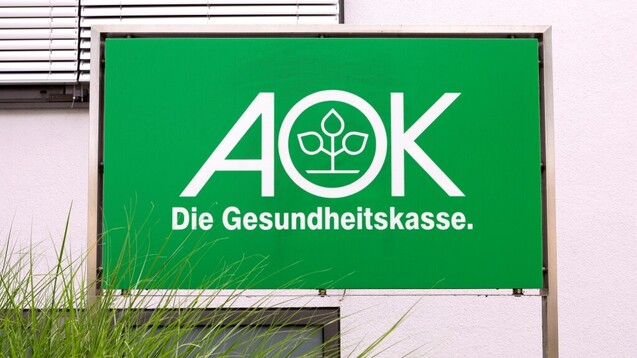 Unter anderem die AOK hat in Hessen Apotheken verklagt, weil sie nicht auf die Einrede der Verjährung zur Umsatzsteuer für 2015 verzichtet haben. (Foto: imago images / CHROMORANGE)