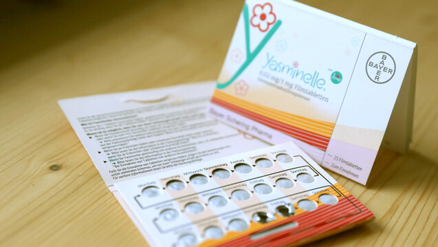 Der Streit um mögliche Risiken der Anti-Baby-Pille Yasminelle® dauert an. (s / picture alliance / dpa)