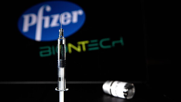 Biontech/Pfizer erhalten Notfallzulassung für ersten COVID-19-Impfstoff in den USA