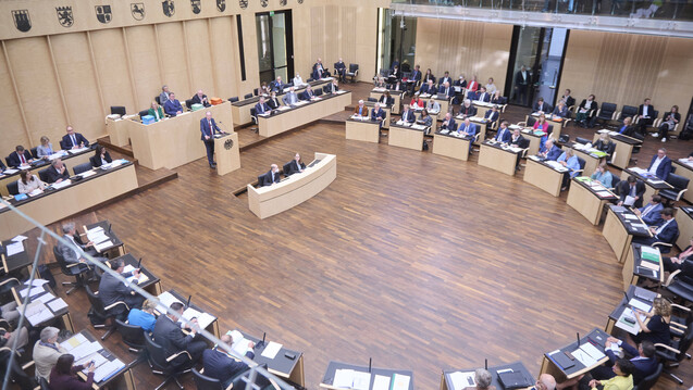 Das Bundesratsplenum hat seine Stellungnahme zum GKV-Finanzstabilisierungsgesetz beschlossen. (Foto: IMAGO / Christian Spicker)
