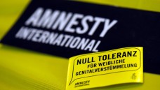 Nicht nur Amnesty macht mobil: Die indonesische Regierung setzt ein neues Programm gegen die noch weit verbreitete Genitalverstümmelung auf. (Foto: dpa / picture alliance)