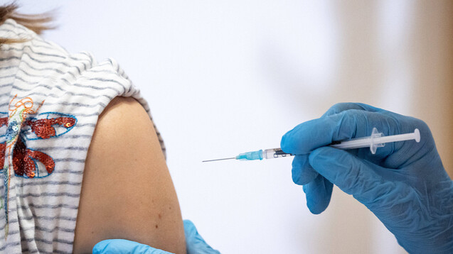 Anlässlich der europäischen Impfwoche zieht DAZ.online eine kleine Bilanz, was impfende Apotheker in Europa betrifft. (Foto: IMAGO / Eibner Europa)