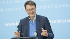 Karl Lauterbach verteidigt die neuen Regelungen des Infektionsschutzgesetzes. (Foto: IMAGO / Chris Emil Janßen)