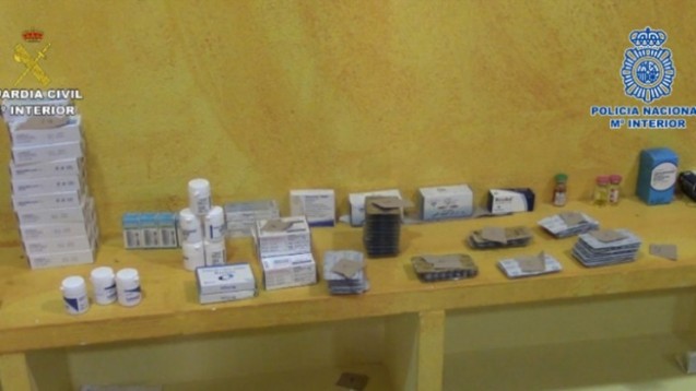 Einige der sichergestellten illegalen Arzneimittel (Foto: Policia national, Spanien)