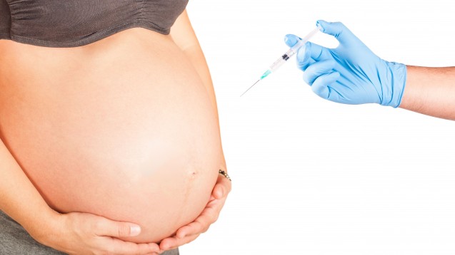 Eine Impfung während der Schwangerschaft schützt das Neugeborene offenbar besser vor Keuchhusten als eine Impfung vorher. (Foto: Daniel MR / Fotolia)