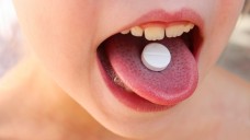 Für Kinder sind Tabletten zum Schlucken häufig zu groß: PUMA fordert kindgerechte Darreichungsformen. (Foto: Victoria М / Fotolia)