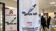 Apotheken in Baden-Württemberg sollen freie Impftermine an das Impfportal des Landes melden. (Foto: IMAGO / Frank Sorge)