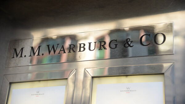 Apobank verlangt Schadenersatz von Warburg-Gruppe