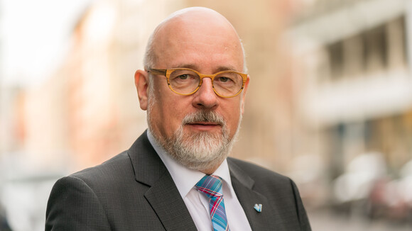Dr. Dirk Heinrich ist Vorsitzender des Virchowbunds, der als freier Verband die Interessen der niedergelassenen Ärzte vertritt. (s / Foto: Lopata / axentis)