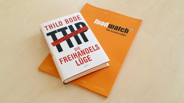 foodwatch-Gründer Thilo Bode hat ein Buch zu TTIP geschrieben, in dem er deutliche Kritik anbringt. (Foto: jz/DAZ)