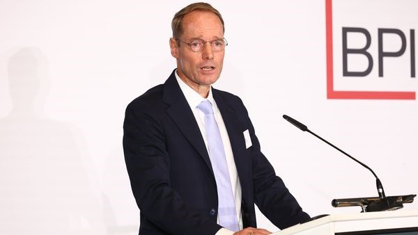 Oliver Kirst folgt auf Hans-Georg Feldmeier als neuer BPI-Vorsitzender. (Foto: BPI/Rafalzyk)