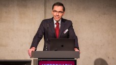 Dr. Andreas Ziegler eröffnet die Interpharm 2018. (Foto: Schelbert / DAZ.online)
