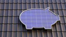 Auch Apotheken setzen zunehmend auf Photovoltaik.&nbsp;(Foto: Andreas Prott / AdobeStock)