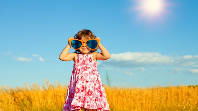 Nach der Anwendung von Atropin-Augentropfen: Sonne meiden oder die Augen mit Sonnenbrille schützen. (Foto: vvvita / Fotolia)
