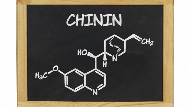 Das Alkaloid Chinin, das natürlich in Chinarinde vorkommt, wird unter anderem zur Malaria-Behandlung eingesetzt. (Bild: Zerbor/Fotolia)