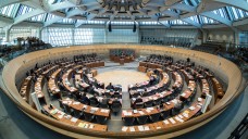 Neue Besetzung: Mitte Mai wählt Nordrhein-Westfalen einen neuen Landtag. Welchen Kurs schlägt die neue Regierung bei den Apothekenthemen ein? (Foto: dpa)