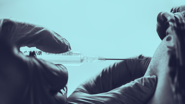 Efluelda darf ab 60 Jahren geimpft werden. Sanofi Pasteur erhielt die Zulassungserweiterung für seinen Hochdosisgrippeimpfstoff, der seit kurzem Standardimpfung für Senior:innen ist. (Foto:&nbsp;MIA Studio / stock.adobe.com)