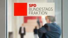 Noch keine klare Meinung: Die Gesundheitsexperten der SPD wollen nach dem EuGH-Urteil zur Preisbindung zunächst alle Optionen überprüfen. (Foto: dpa)