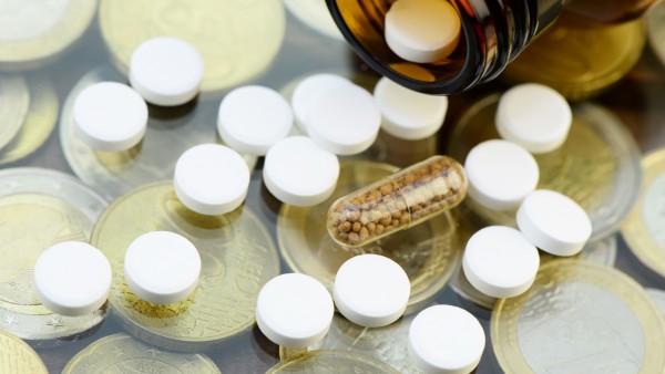 Je „teurer“ das Placebo, umso stärker die Nebenwirkungen?