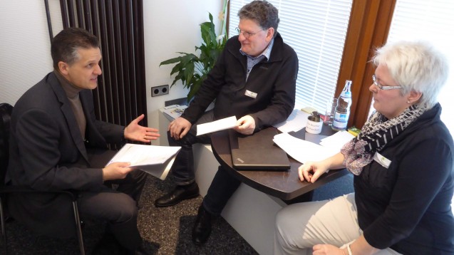 Im Gespräch: Die Apotheker Claudia und Roland Kröger suchen das Gespräch mit Parlamentariern wie dem CDU-Bundestagsabgeordneten Thorsten
Frei. (Foto: Büro Frei)