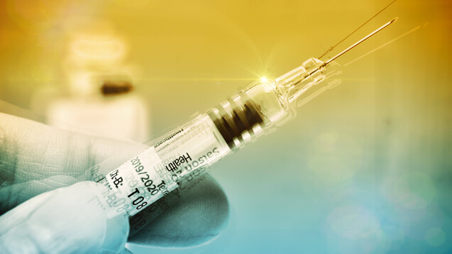 Der CHMP der EMA hat den tetravalenten, adjuvantierten Grippeimpfstoff Fluad Tetra von Seqirus zur Zulassung empfohlen. (s / Foto: imago images / Christian Ohde)