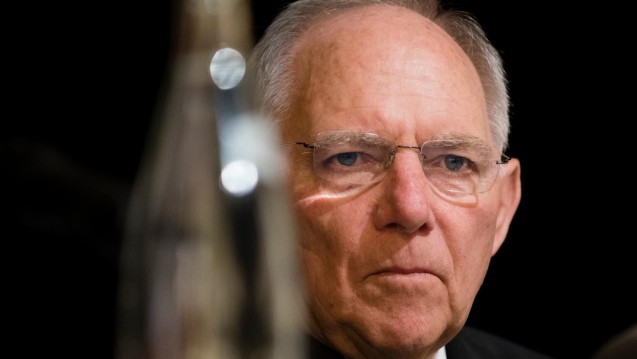 Bundesfinanzminister Wolfgang Schäuble (CDU) will Umsatzsteuerbetreug bekämpfen - auch in der Apotheke. (Foto: dpa)