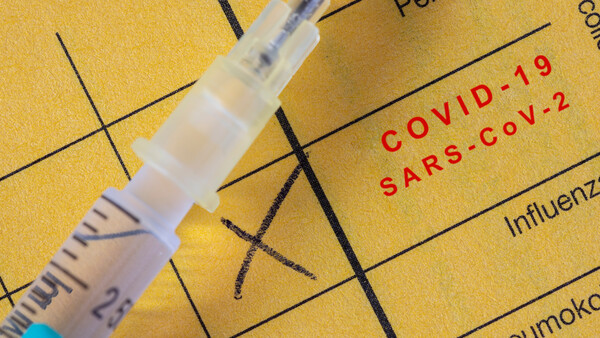 EMA empfiehlt Boosterimpfung gegen SARS-CoV-2 für Senioren und Vorerkrankte