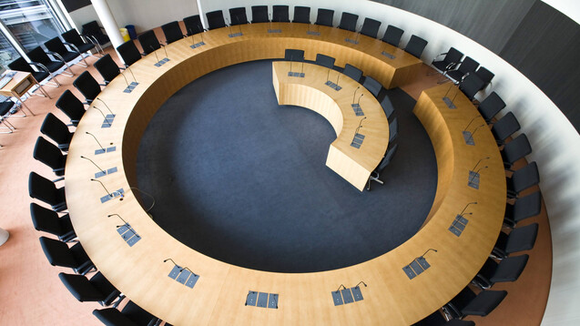 Der Wirtschaftsausschuss des Bundestages wird am 12. Dezember zu einem Fachgespräch über das Honorargutachten der Agentur 2HM laden. (s / Foto: Imago)
