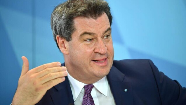 Hat Bayerns
Ministerpräsident Markus Söder die Apotheker aus den Augen verloren? „Unser
Regierungsprogramm ist noch nicht abschließend fertiggestellt“, erklärt ein
CSU-Sprecher gegenüber der Apotheker Zeitung (AZ) und: „Beim
Versandhandelsverbot handelt es sich um ein bundespolitisches Thema.“ (b / Foto: Sven Simon / Imago)