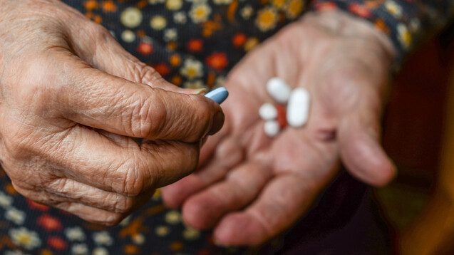Polymedikation und Wechselwirkungen spielen vor allem bei älteren Patienten ein Rolle. (t/Foto: bernanamoglu / stock.adobe.com)
