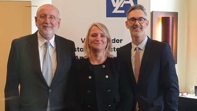 Klaus Peterseim (l.), VZA-Geschäftsführerin Christiane Müller und der neue VZA-Präsident Oliver Feth. (Foto: VZA)