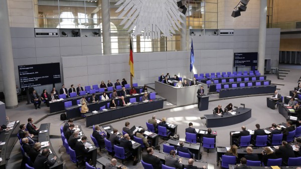 Bundestag rügt EU-Kommission wegen europäischer Nutzenbewertung