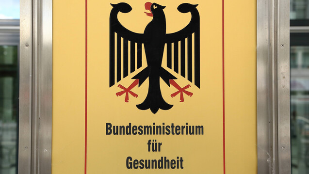Wird das noch was mit der eGK? Fragte sich die FDP-Bundestagsfraktion die Regierung in einer kleinen Anfrage. In seiner Antwort gab das BMG Versäuminsse bei der Entwicklung der eGK zu. (Foto: Imago)