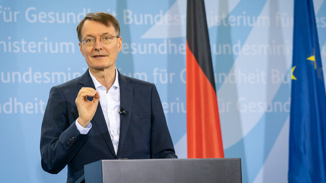 Als neuer Bundesgesundheitsminister wird Lauterbach einige harte Nüsse zu knacken haben. (Foto: BMG/Thomas Ecke)