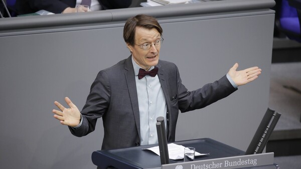 Bundestag: Uneinigkeit über Zukunft der Organspende