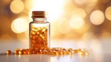 Ein Vitamin-D-Mangel sollte immer ausgeglichen werden – allerdings sollten langfristig keine besonders hohen Dosen eingenommen werden. (Foto: irissca / AdobeStock)&nbsp;