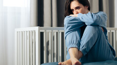 Eine postpartale Depression (PPD) kann laut einer Pressemitteilung der FDA auch schon während der Schwangerschaft beginnen. (c / Foto: nicoletaionescu / AdobeStock)