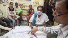 Lepra-Praxis in Mumbai, Indien: 2015 steckten sich weltweit offiziellen Zahlen zufolge noch immer etwa 211.000 Menschen an, Hilfsorganisationen rechnen mit bis zu 250.000 Menschen. (Foto: dpa)
