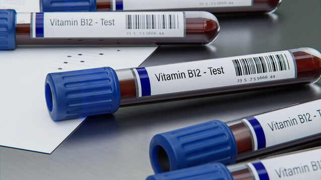 Bei Menschen mit Diabetes unter Metformin-Therapie sollte man auch an einen möglichen Vitamin-B12-Mangel denken. (x / Foto: merklicht.de / AdobeStock)