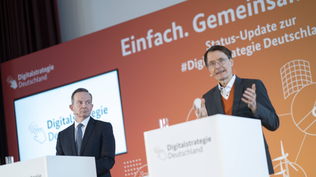 Volker Wissing (FDP) und Karl Lauterbach (SPD) wollen analoge Strukturen hinter sich lassen. (Foto: IMAGO / Chris Emil Janßen)