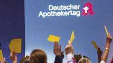 Beim Deutschen Apothekertag in Düsseldorf wird man nun doch nicht über „weniger Geld für eine schlankere ABDA“ diskutieren. &nbsp;(Foto: DAZ / Schelbert)