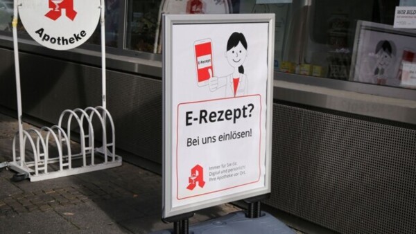 E-Rezept via eGK ab 1.Juli: Lauterbach setzt auf „rasche Verbreitung“
