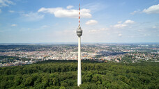 Highlights neben der Interpharm: Der Stuttgarter Fernsehturm wurde 1959 eröffnet. Er war der erste seiner Art. (m / Foto: Manuel Schönfeld

                                        / stock.adobe.com)