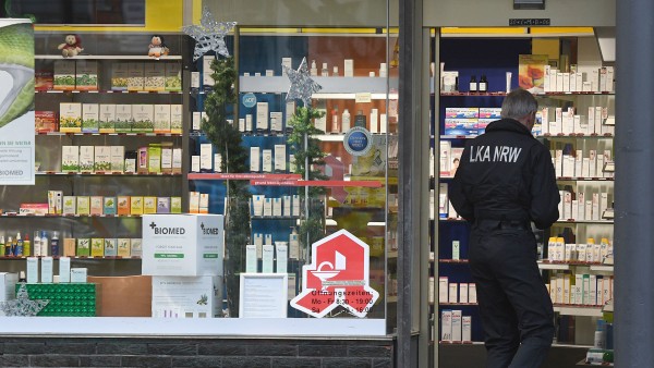 Verdächtiges Paket in Apotheke abgegeben – Polizei entwarnt