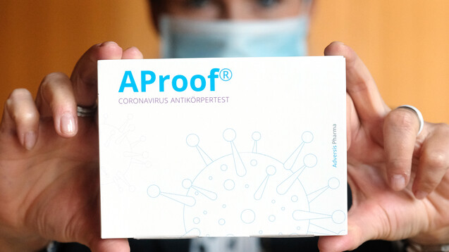 Den Antikörpertest AProof soll es auch in Apotheken geben. Doch ist das erlaubt? (Foto: picture alliance/dpa/dpa-Zentralbild | Sebastian Willnow)