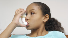 Kinder afroamerikanischer Abstammung haben ein zwei-bis dreimal höheres Risiko, an Asthma zu erkranken, als  Kinder kaukasischer
Abstammung. (j/Foto: biker3/stock.adobe.com)