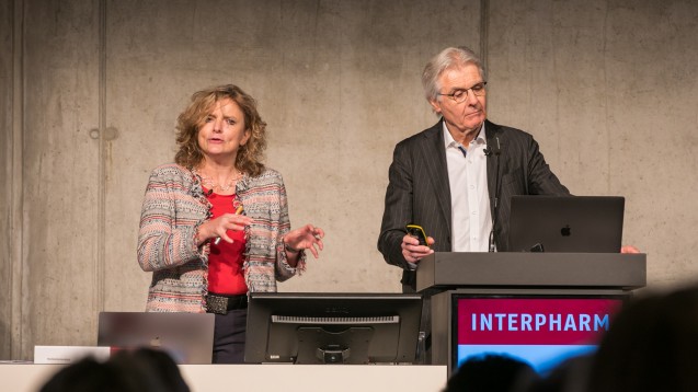 Gern gesehene Gäste auf der Interpharm: Dr. Ilse Zündorf und Professor Theo Dingermann sind auch in Berlin dabei. (Foto: Schelbert / DAZ.online). 